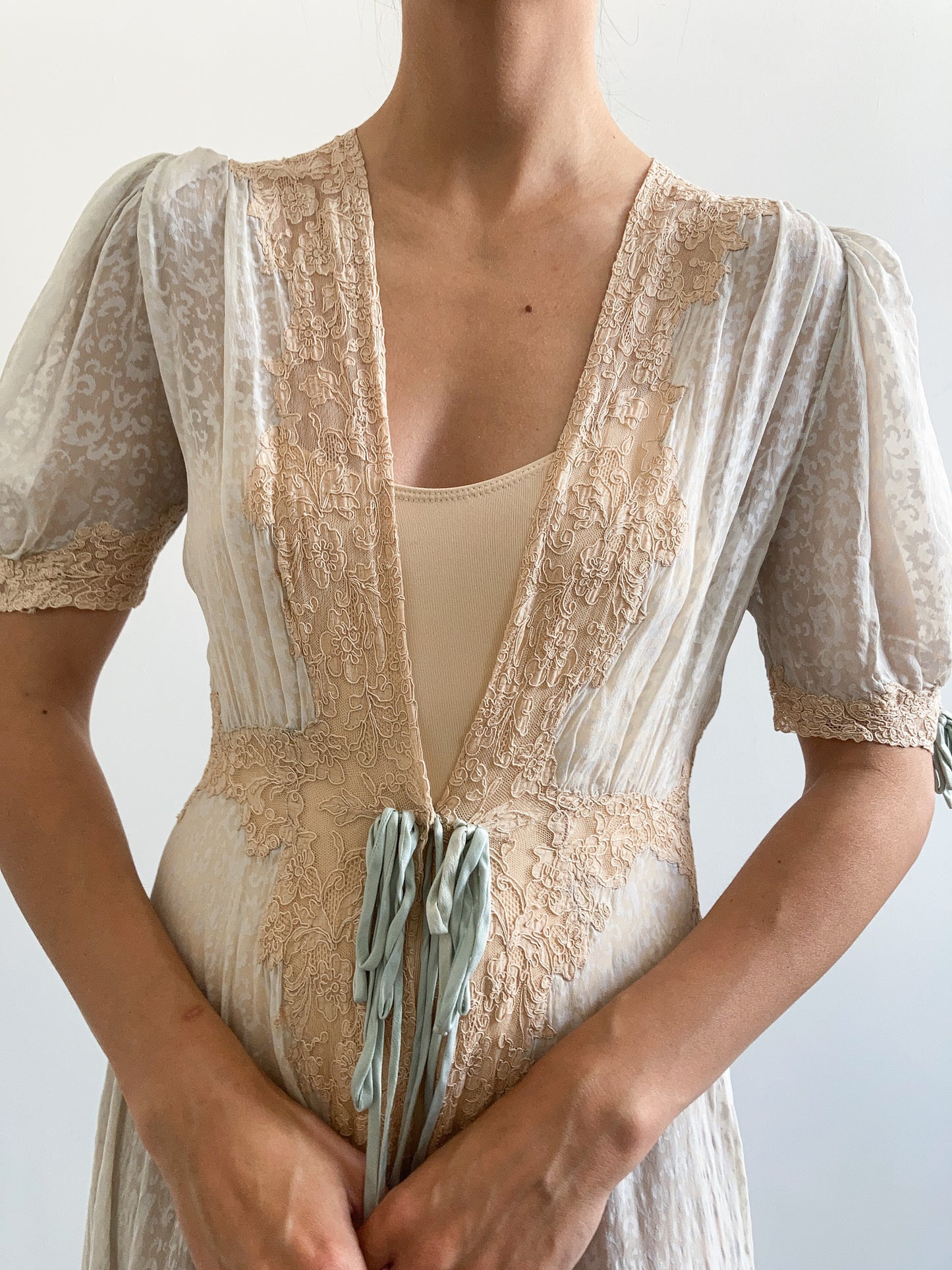 1930s Silk Chiffon Mint & Beige Printed Floral Lace Robe and Knickers Set