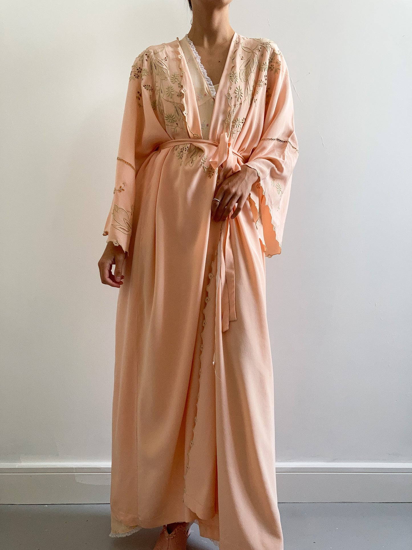 1930s Peach Silk Floral Embroidered Robe