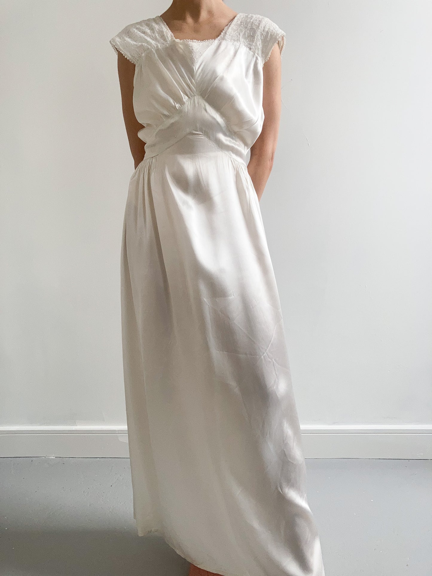 1940s Ivory Satin Bridal Peignoir Set