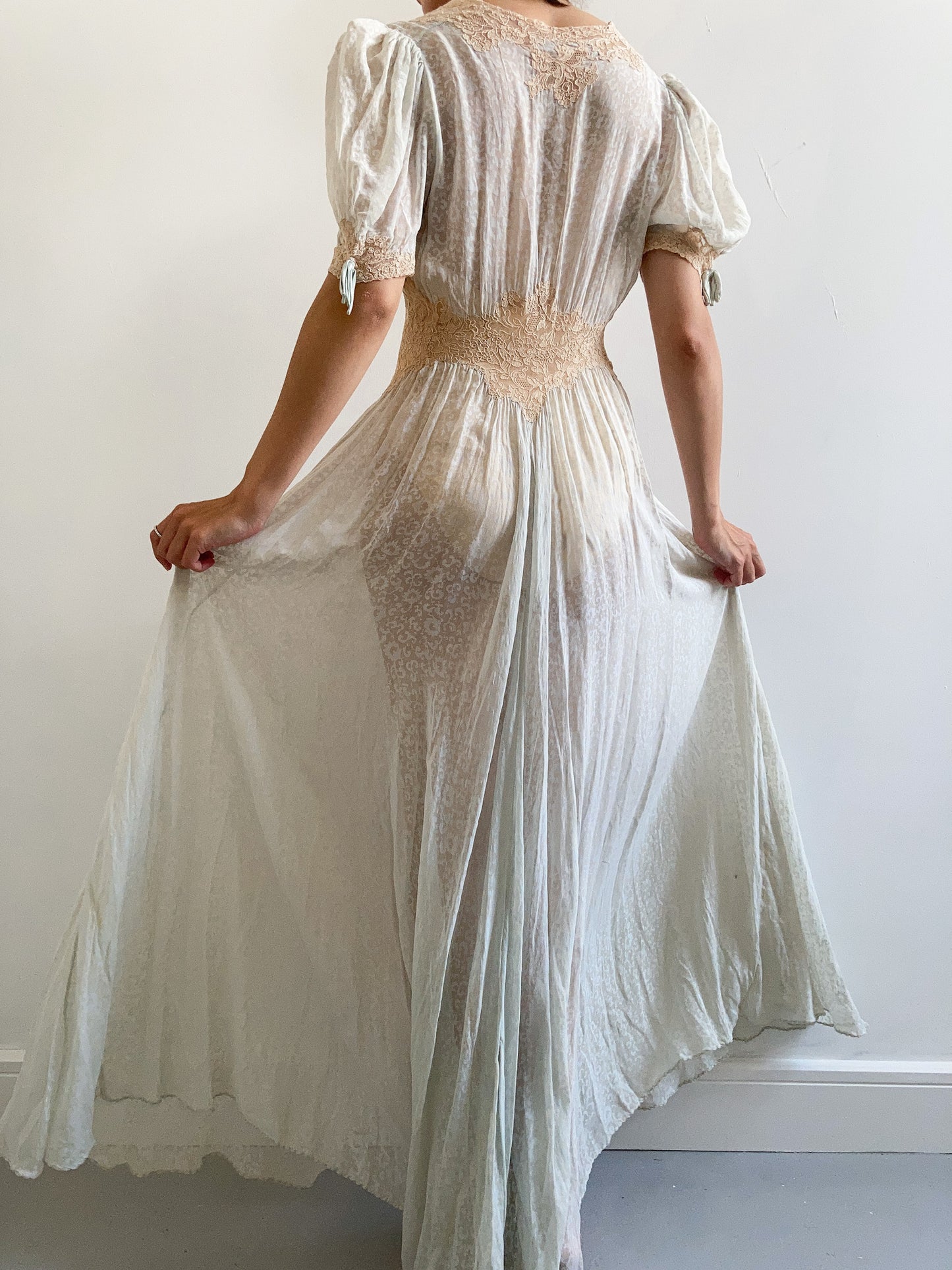 1930s Silk Chiffon Mint & Beige Printed Floral Lace Robe and Knickers Set