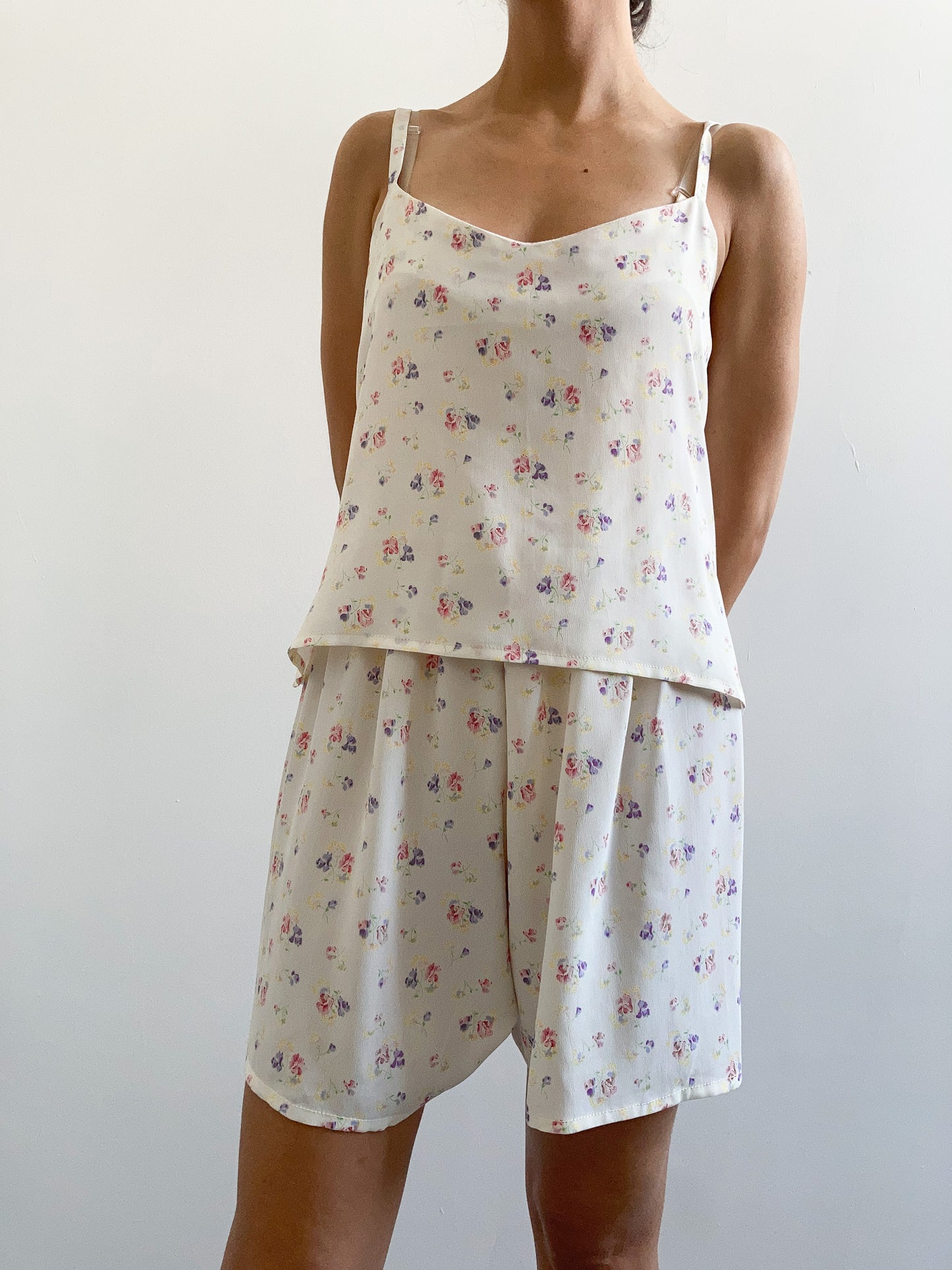 1940s Beige Ditsy Floral Pyjama Set