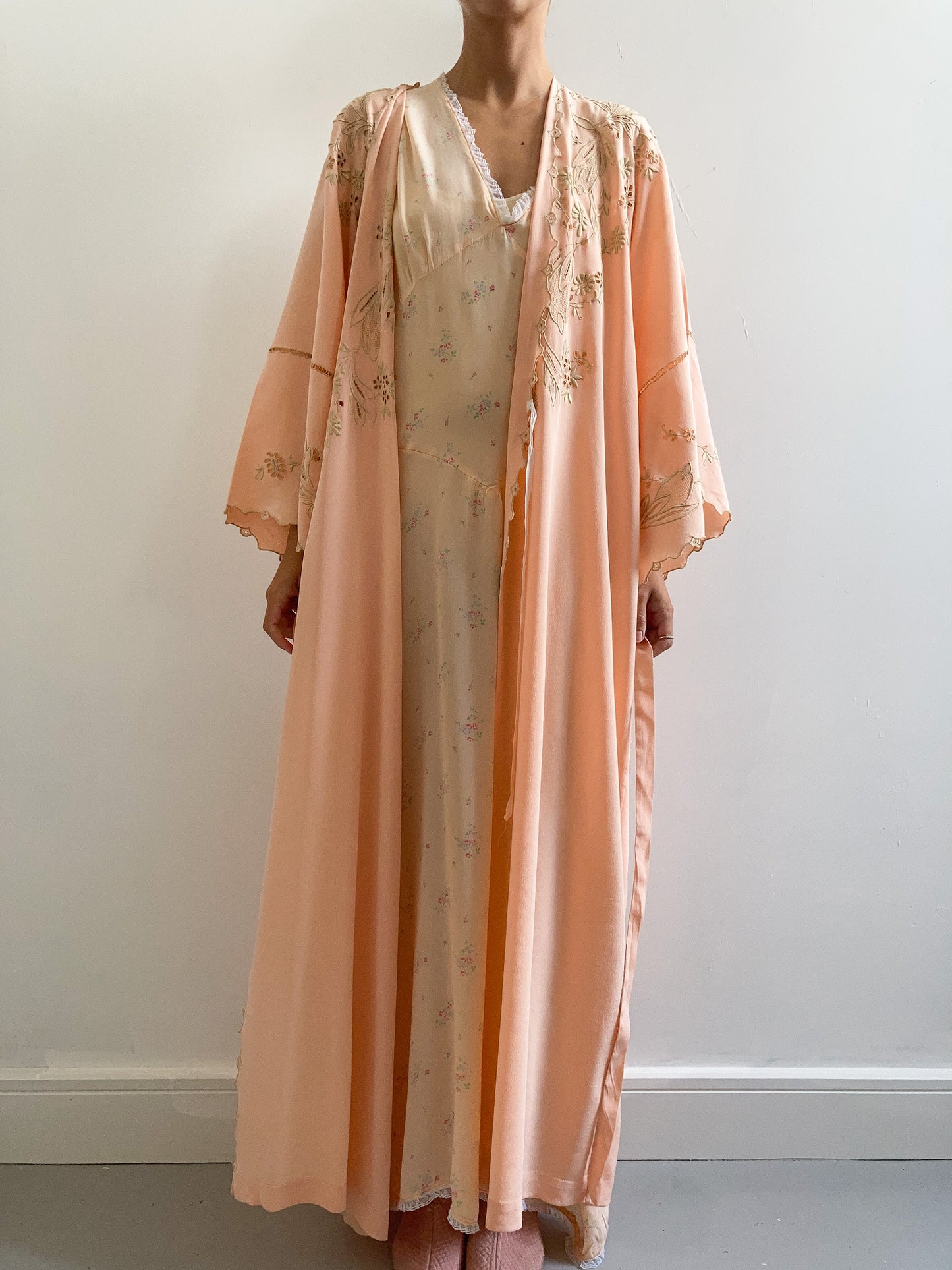 1930s Peach Silk Floral Embroidered Robe