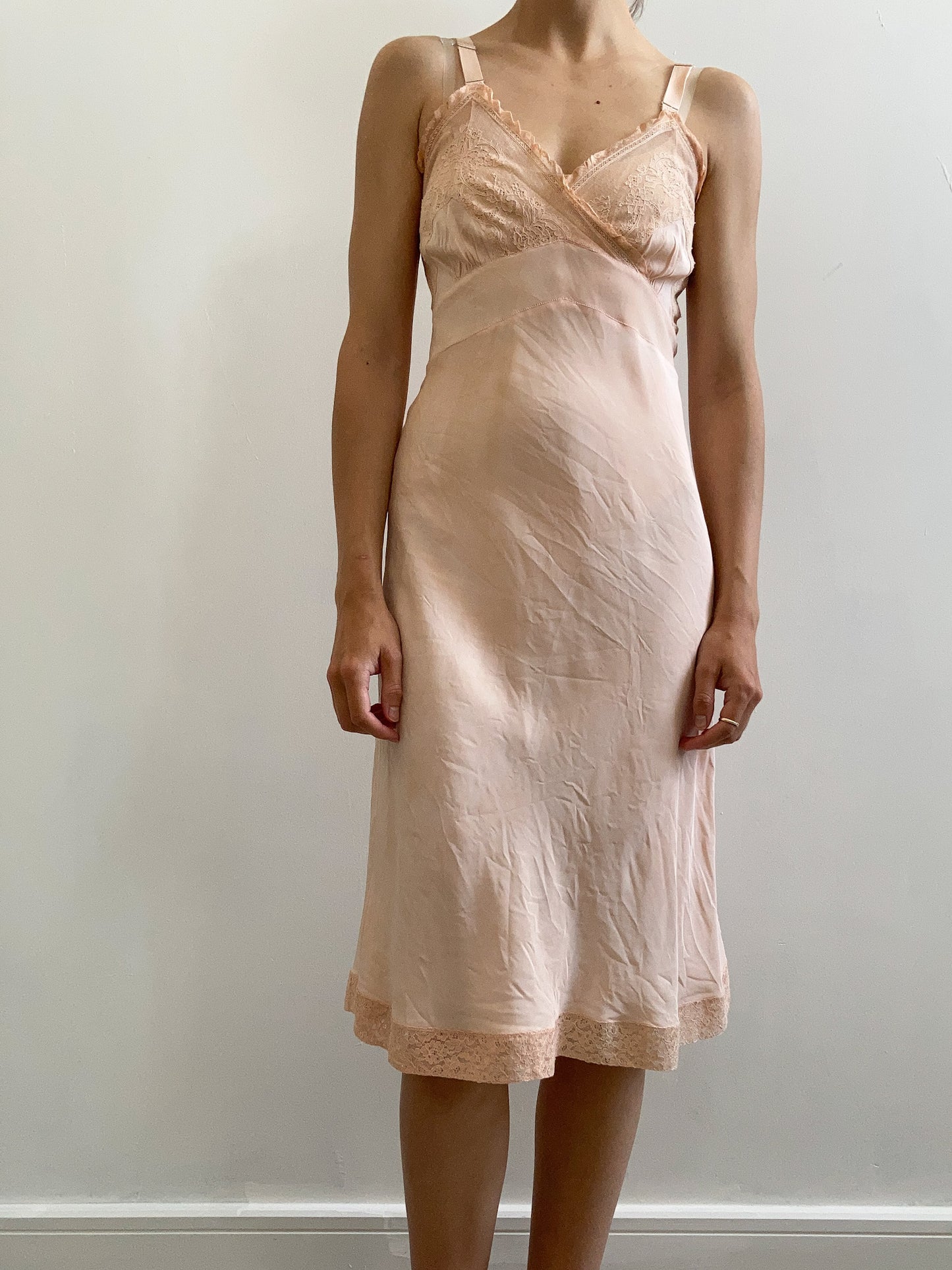 1940s Rayon & Floral Lace Dyed Slip - Seashell