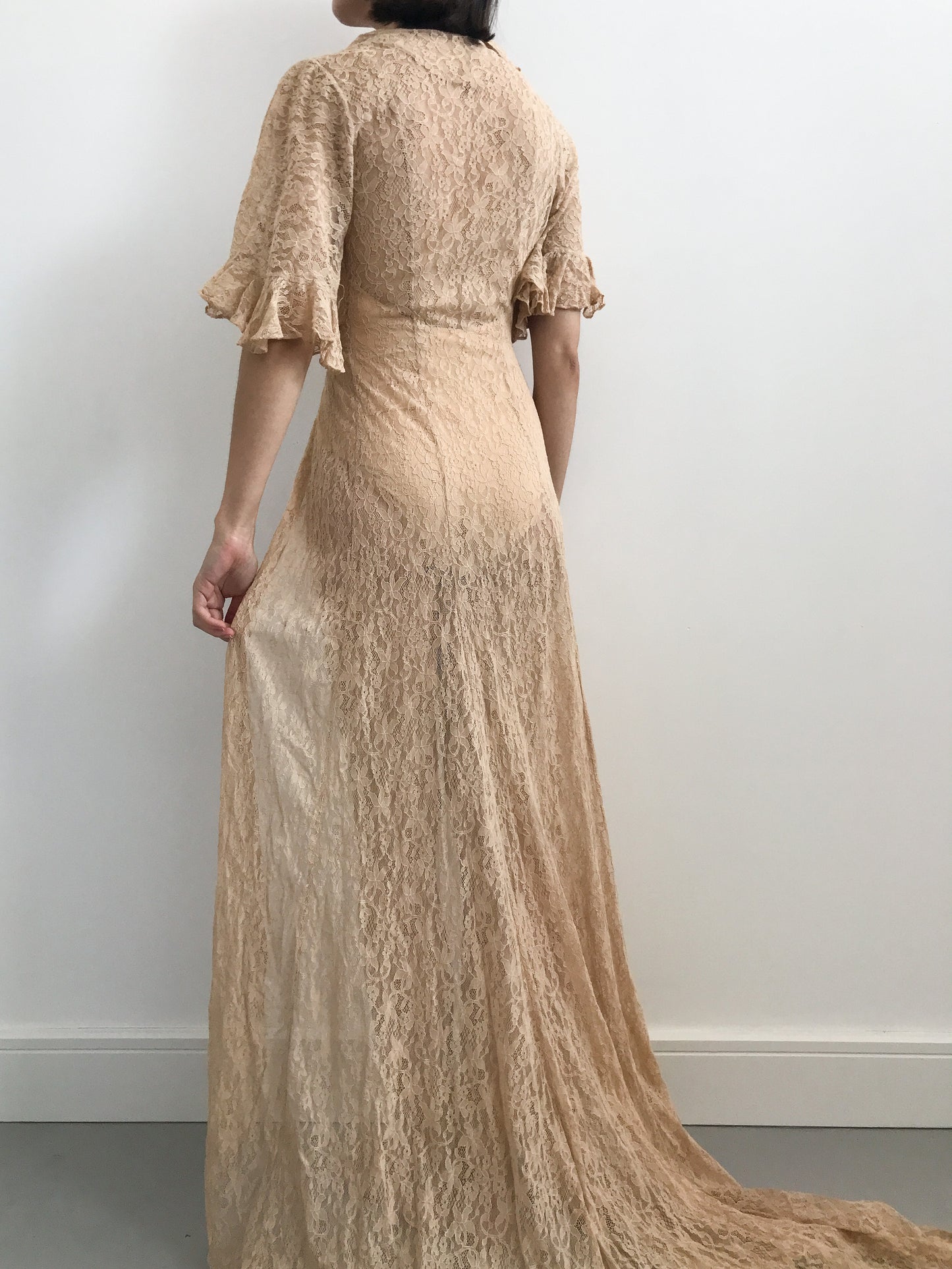 1930s Beige Ruffled Lace Long Bridal Jacket