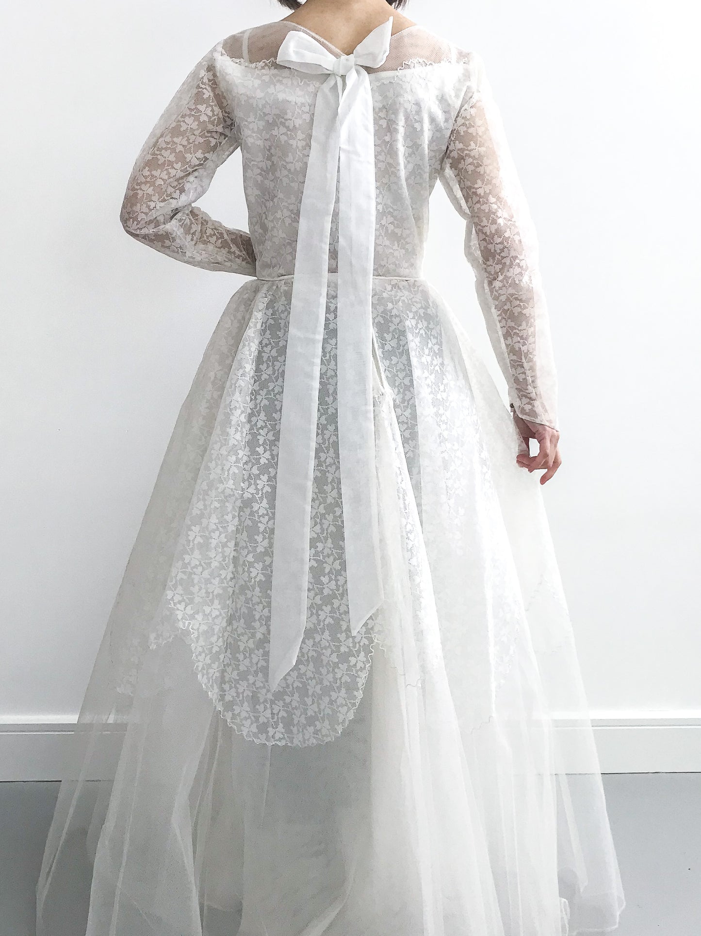 1950s Tulle Applique Wedding Dress