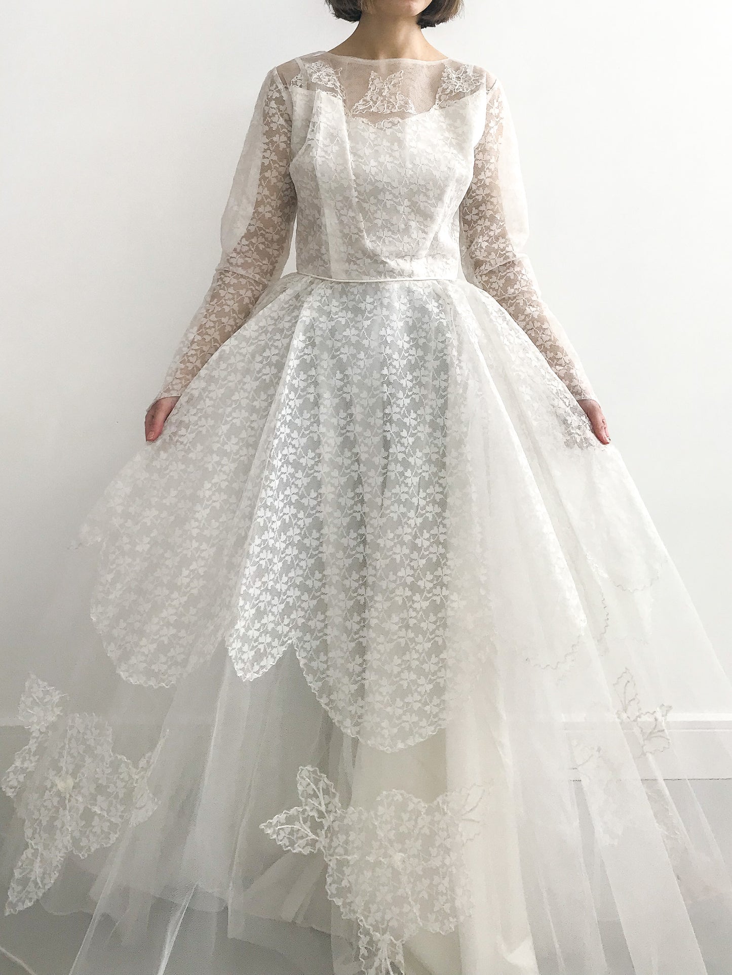 1950s Tulle Applique Wedding Dress