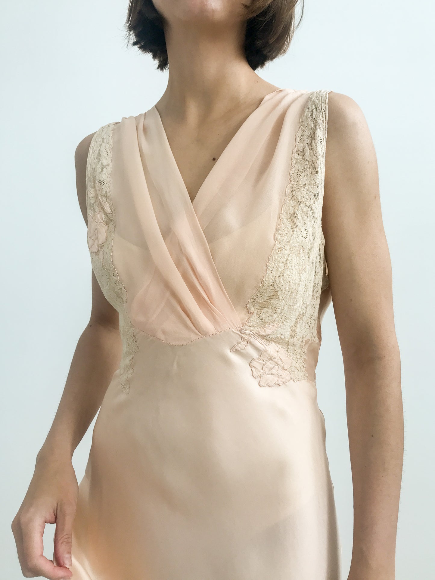 1930s Peach Chiffon & Lace Applique Gown