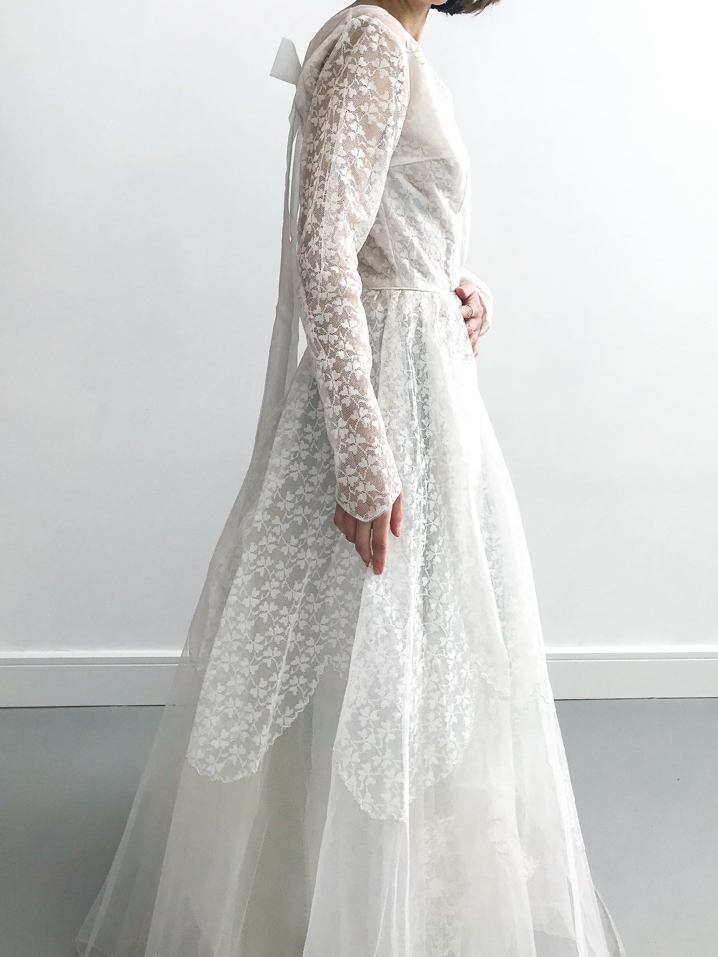 1950s Tulle Applique Wedding Dress