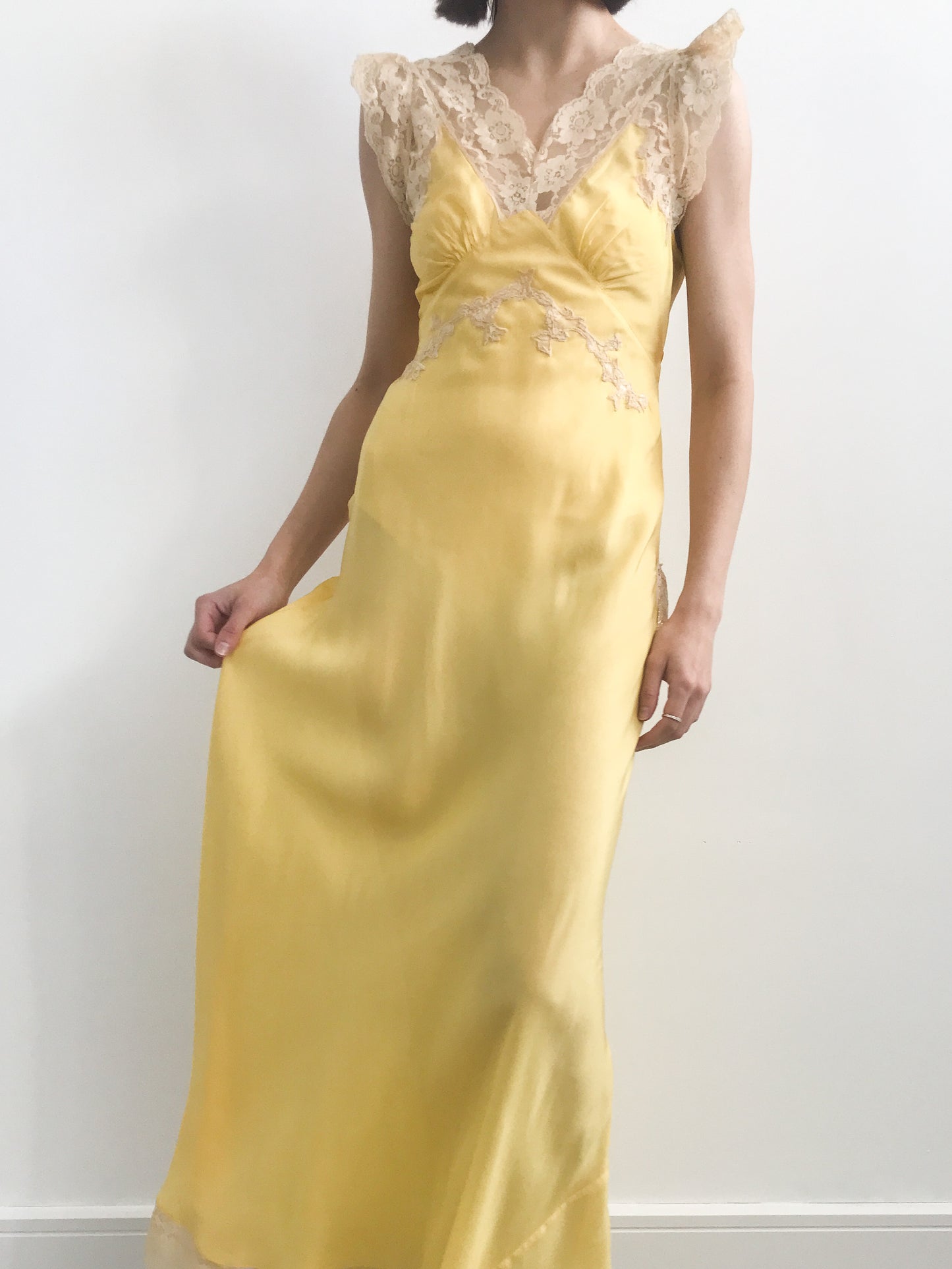 1930s Yellow Lace and Floral Detail Gown